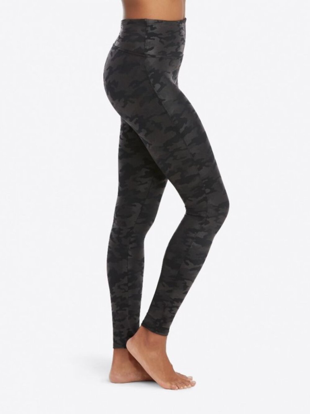 Spanx Faux Leather Camo Leggings in Matte Black Camo Size Small Yoga Running